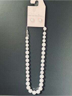 Classic White Pearl Necklace and Studs Set